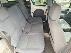 Ford Transit Connect Kombi - Foto 6