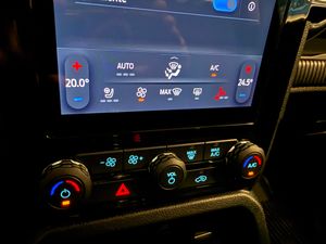 Ford Ranger 2.0 TDCI LIMITED 4X4 - Foto 24