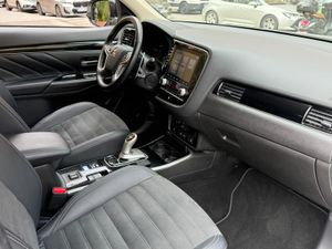 Mitsubishi Outlander 2.4 PHEV Kaiteki 4WD - Foto 12
