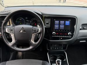 Mitsubishi Outlander 2.4 PHEV Kaiteki 4WD - Foto 11
