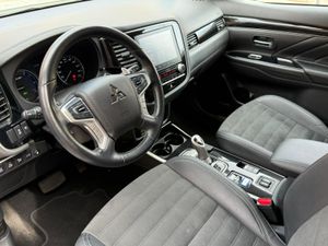Mitsubishi Outlander 2.4 PHEV Kaiteki 4WD - Foto 10