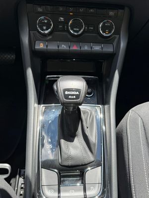 Skoda Karoq Ambition 2.0 TDI 150CV DSG 4x4 - Foto 40
