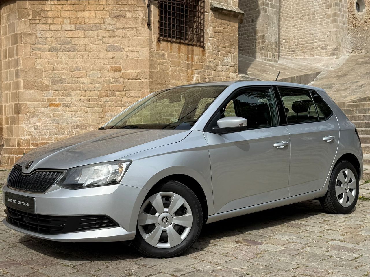 Skoda Fabia 1.0 MPI 75cv - Foto 1