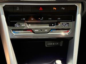Volkswagen T-Roc Life 2.0 TDI 110 kW - Foto 30