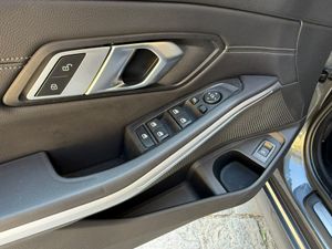 BMW Serie 3 320d Touring - Foto 17
