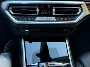 BMW Serie 3 320d Touring - Foto 39