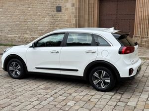 Kia Niro 1.6 GDi HEV 141 CV Drive - Foto 8