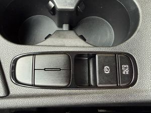 Kia Niro 1.6 GDi HEV 141 CV Drive - Foto 32