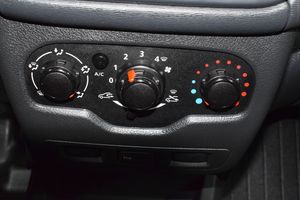 Dacia Dokker VanExpress Essential 1.6 110CV GLP  - Foto 17