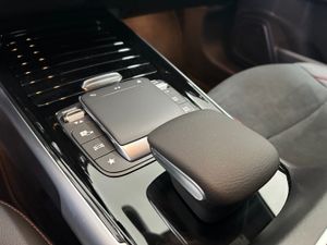 Mercedes Clase GLB 200 d /AMG Line/Llanta 19