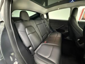 Tesla Model Y Gran autonomía Tracción integral  - Foto 23