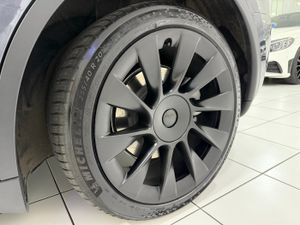 Tesla Model Y Gran autonomía Tracción integral  - Foto 17