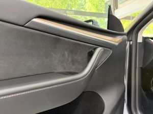 Tesla Model Y Gran autonomía Tracción integral  - Foto 3