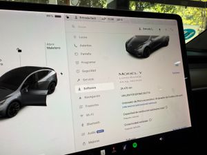 Tesla Model Y Gran autonomía Tracción integral  - Foto 5
