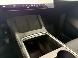 Tesla Model Y Gran autonomía Tracción integral  - Foto 7