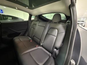 Tesla Model Y Gran autonomía Tracción integral  - Foto 22