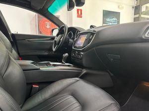 Maserati Ghibli 3.0 V6 BT 330cv RWD   - Foto 13