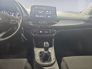 Hyundai i30 1.0 TGDI 48V Klass LRR 88 kW (120 CV) - Foto 11