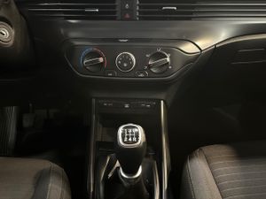 Hyundai i20 1.2 MPI SLX 62 kW (84 CV) - Foto 11