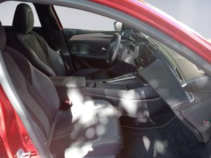 Peugeot 308 GT Hybrid 180 eEAT8 132 kW (180 CV) - Foto 14