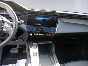 Peugeot 308 Hybrid 180 Allure Pack eEAT8 132 kW (180 CV) - Foto 11