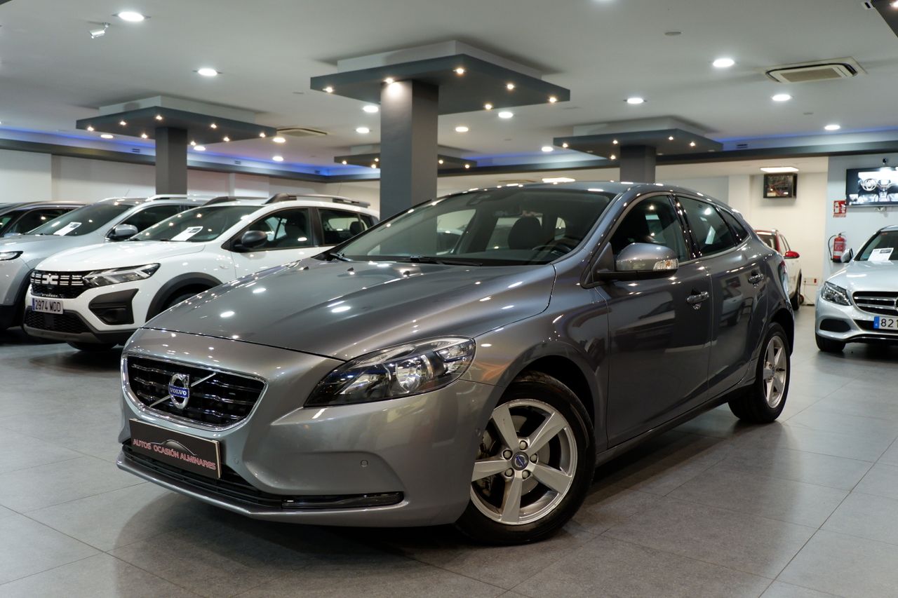 Volvo V40 2.0 T2 Kinetic - Foto 1