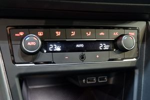 Volkswagen Polo Sport 1.0 TSI 85 kW (115 CV) DSG 7 vel. - Foto 13