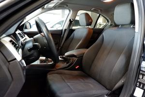 BMW Serie 3 318d - Foto 11