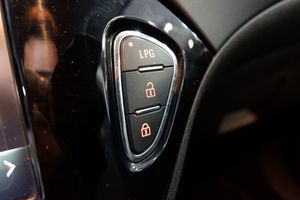 Opel Corsa 5p 120 Aniversario 1.4 GLP 66 kW - Foto 13