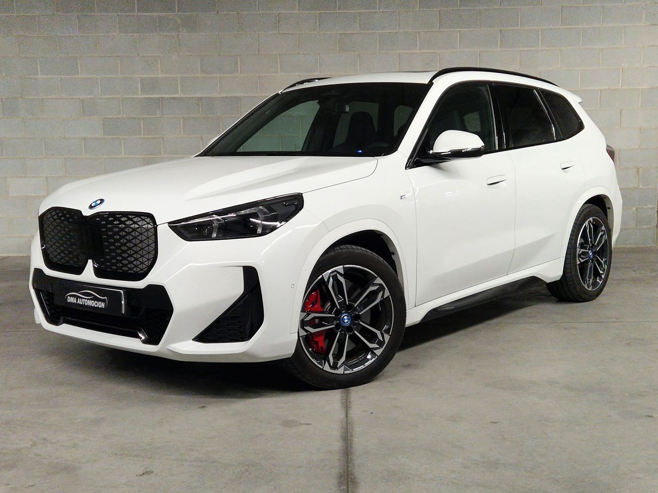 BMW iX1 xDrive30e  - Foto 1