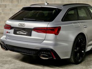 Audi A6 RS6 Avant TFSI quattro  - Foto 18