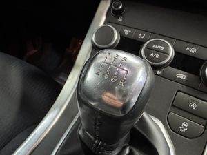 Land-Rover Range Rover Evoque 2.0eD4 Pure 2WD 150, 110kW/150 PS  - Foto 20