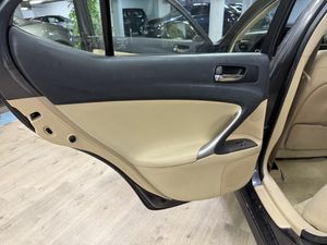 Lexus IS 220D  - Foto 10