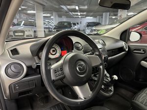 Mazda 2 1.3  - Foto 8