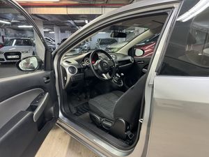 Mazda 2 1.3  - Foto 11