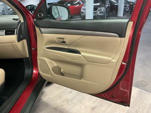 Mitsubishi Outlander 220 DID Kaiteki Auto 4WD  - Foto 9
