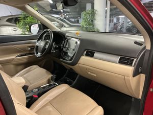 Mitsubishi Outlander 220 DID Kaiteki Auto 4WD  - Foto 7