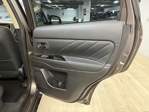 Mitsubishi Outlander plug-in híbrido OUTLANDER PHEV KAITEKI 4WD  - Foto 30