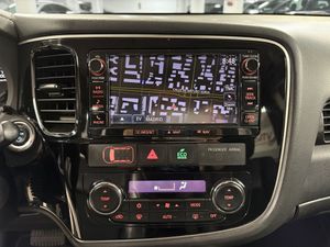 Mitsubishi Outlander plug-in híbrido OUTLANDER PHEV KAITEKI 4WD  - Foto 27