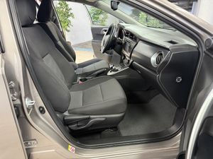 Toyota Auris Hybrid Advance  - Foto 14