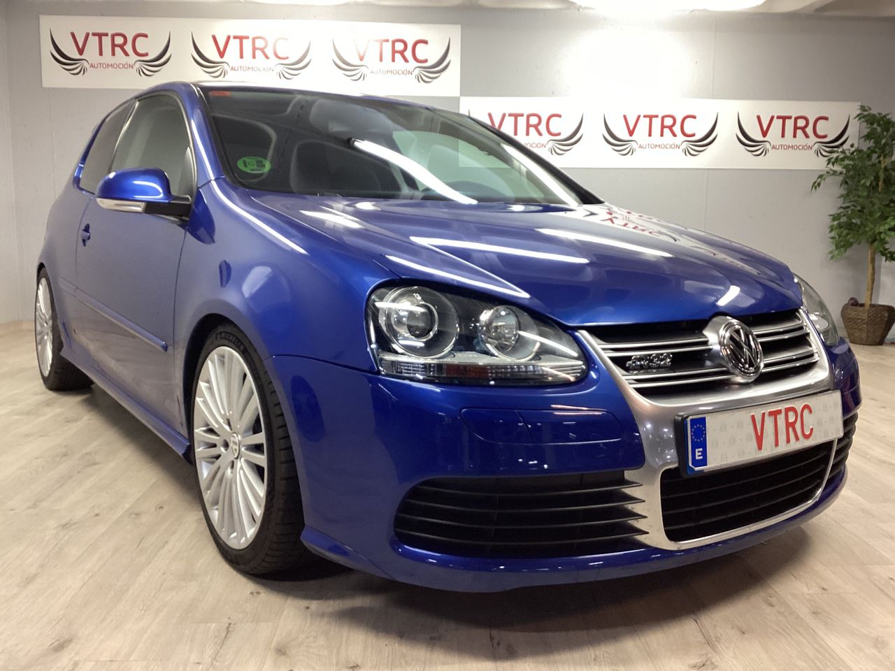Volkswagen Golf R32 3.2 4MOTION  - Foto 1