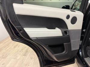 Land-Rover Range Rover Sport 3.0 SDV6 Hybrid HSE  - Foto 29