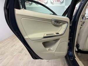 Volvo XC60 D3  MOMENTUM  - Foto 16