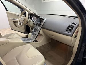 Volvo XC60 D3  MOMENTUM  - Foto 10