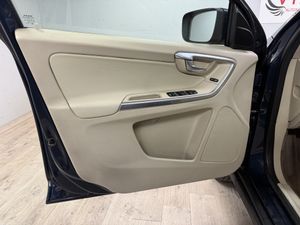 Volvo XC60 D3  MOMENTUM  - Foto 17