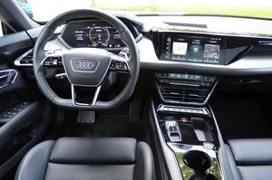 Audi e-tron GT 60 Quattro 530cv  - Foto 13
