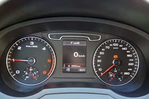 Audi Q3 2.0 Tdi 140cv Ambition  - Foto 23