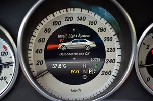 Mercedes Clase E 220 Cdi Avantgarde 7G-Tronic 170cv  - Foto 34