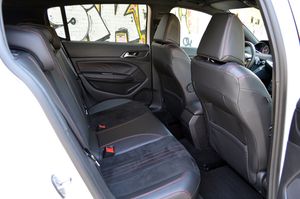 Peugeot 308 2.0 BlueHDI 180cv EAT8 GT  - Foto 11