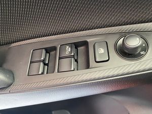 Mazda 2 1.5 GE 66kW 90CV Black Tech Edition AT  - Foto 16